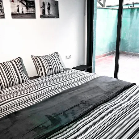 Urban Manesa Center With Private Patio Apartment