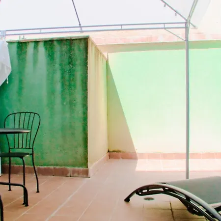 Urban Manesa Center With Private Patio *