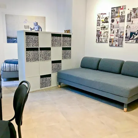 Urban Manesa Center With Private Patio *