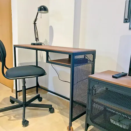 Urban Manesa Center With Private Patio Apartment